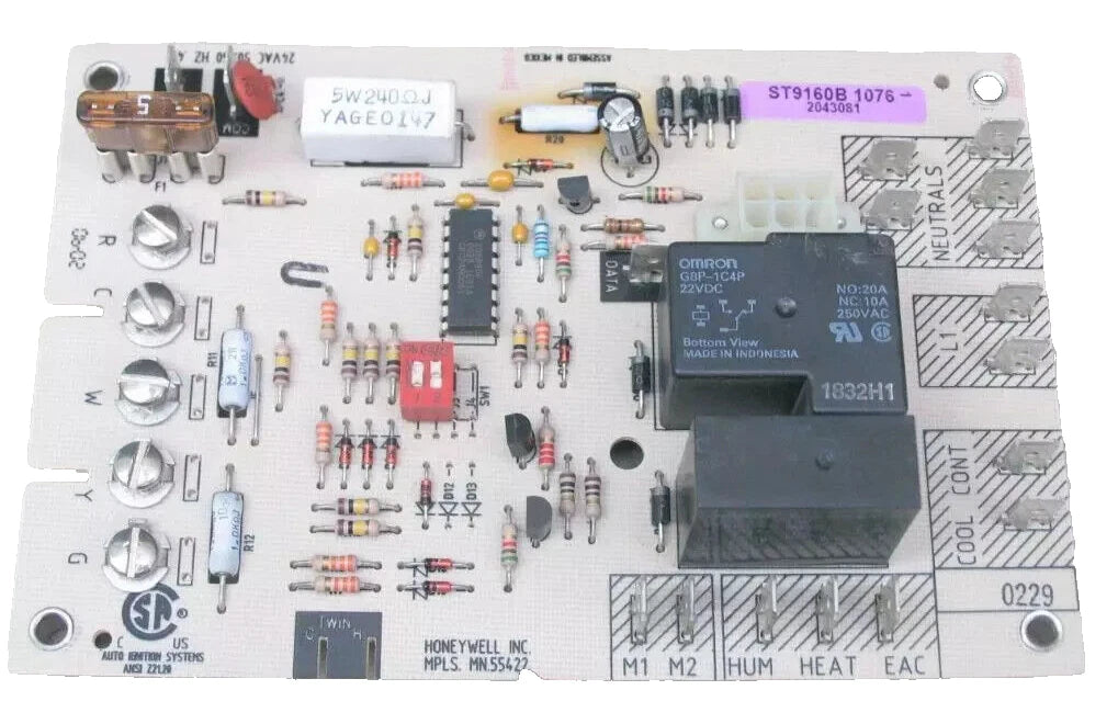 ST9160B1076 | Honeywell Universal Fan Control Circuit Board