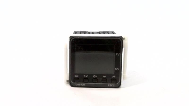 E5CC-RX3D5M-000 | Omron E5CC Digital Temperature Controller 24VAC/VDC PID IP66