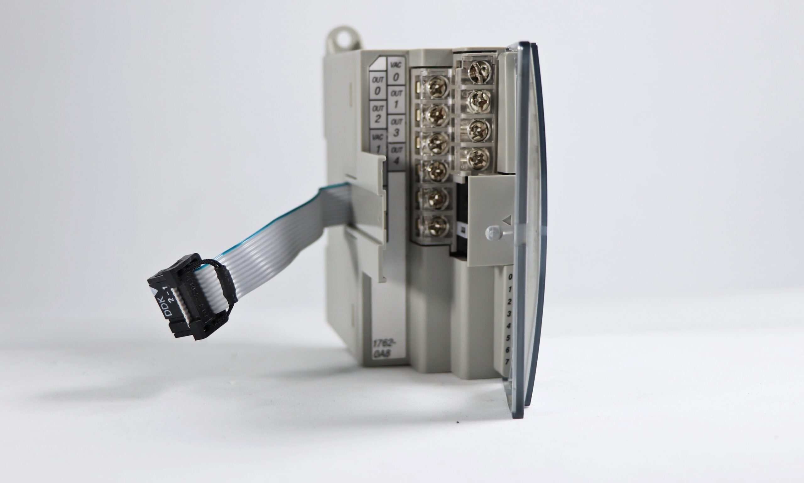 1762-OA8 | Allen-Bradley MicroLogix 8-Point 120/240V AC Digital Output Module