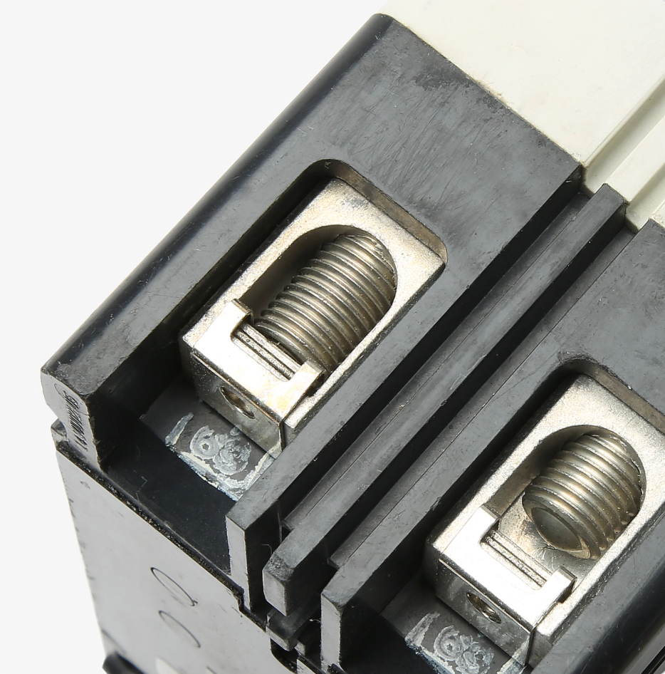 ED2200L | Eaton Cutler-Hammer 200A 2-Pole Molded Case Circuit Breaker, 65kA, Series C