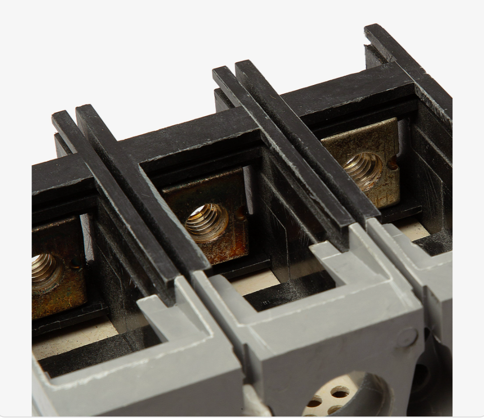 Siemens HFXD63B225 225 Ampere Three-Pole Molded Case Circuit Breaker