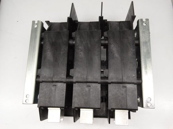 Siemens MCS620R 200A 3-Pole Non-Fusible Disconnect Switch 600VAC Panel Mount