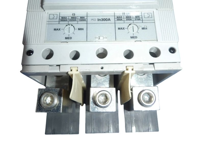 140G-K3X3 | Allen Bradley Molded Case Circuit Breaker
