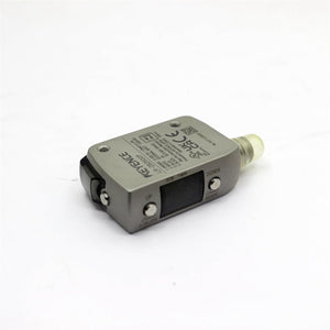 KEYENCE LR-ZB250CP CMOS Laser Sensor with 250 mm Detection Range and PNP Output