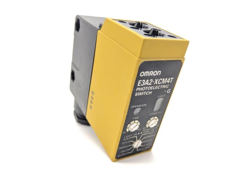 E3A2-XCM4T | Omron Fiber-Optic Photoelectric Sensor, Red LED, Light/Dark-ON