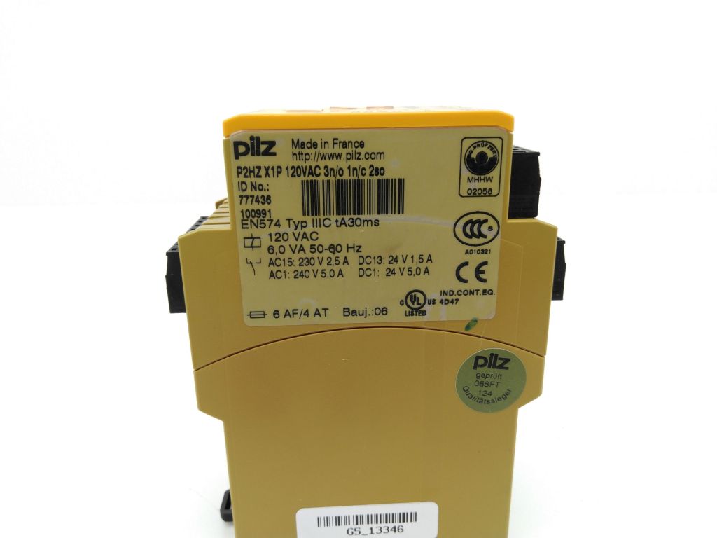 777436 | Pilz Safety Relay 120 VAC With Relay And Semiconductor Outputs