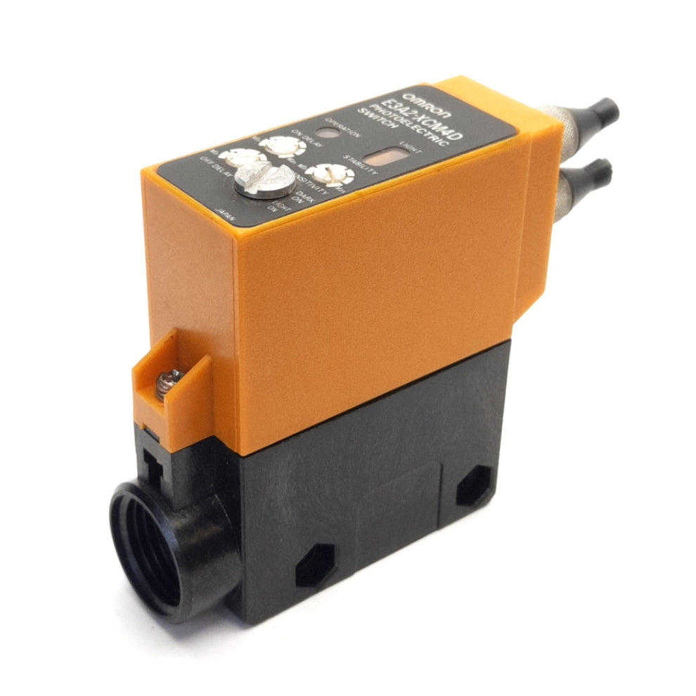 E3A2-XCM4D | Omron Photoelectric Sensor