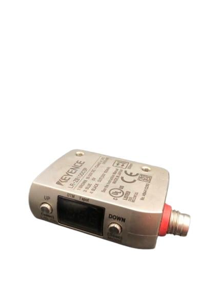 Keyence LR-ZB100C3P 35-100 mm PNP Photoelectric Laser Sensor
