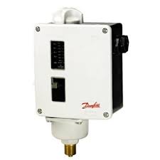 Danfoss 017-523766 RT Series Industrial Weatherproof Pressure Switch