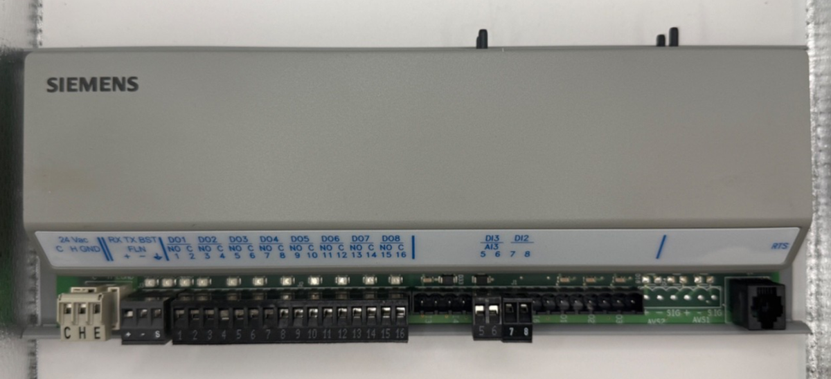 Siemens 540-506N Dual Duct Terminal Equipment Controller with Two Air Velocity Sensors