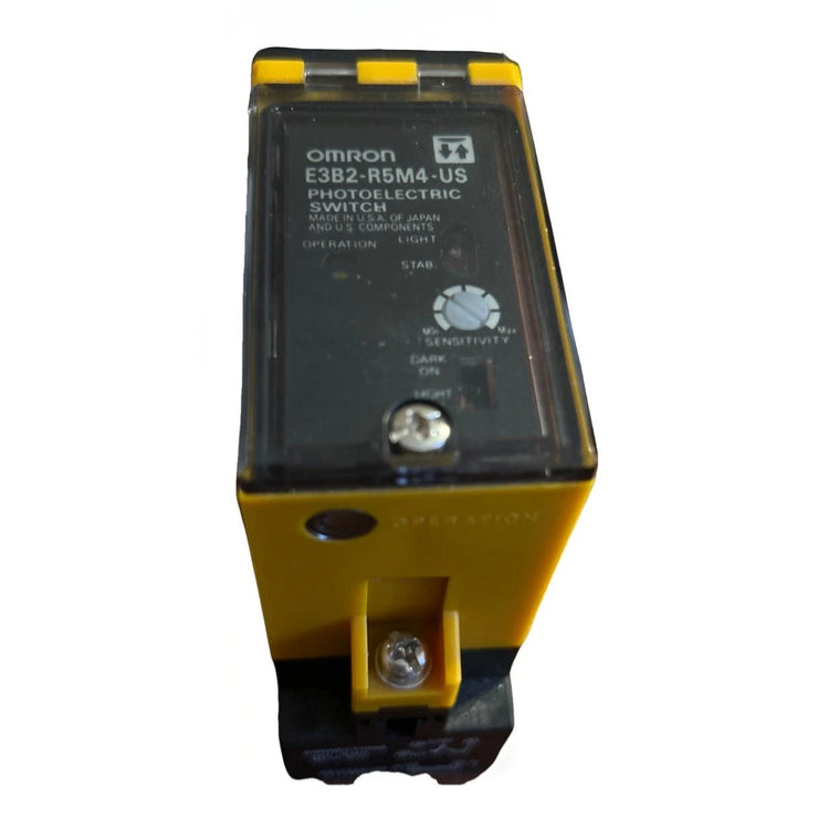 E3B2-R5M4-US | Omron Photoelectric Sensor, Retroreflective, 5 m Range, Relay SPDT Output, IP66