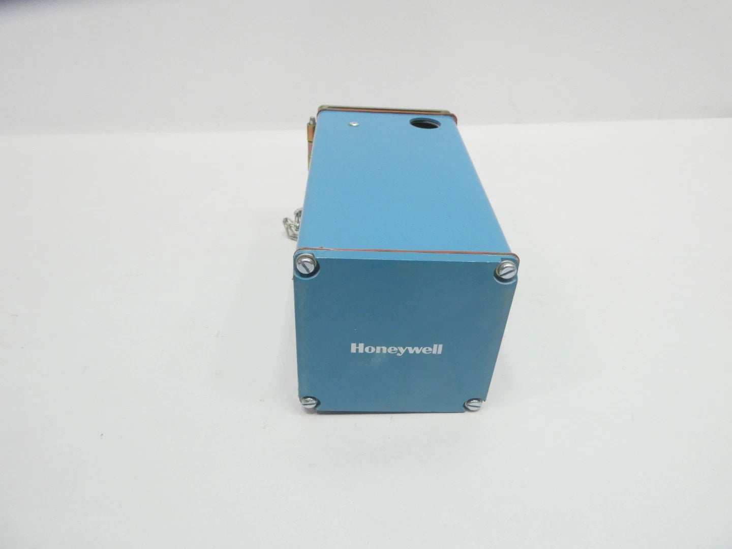C7076A1007 | Honeywell Ultraviolet Flame Sensor for Industrial Burner Safety Systems