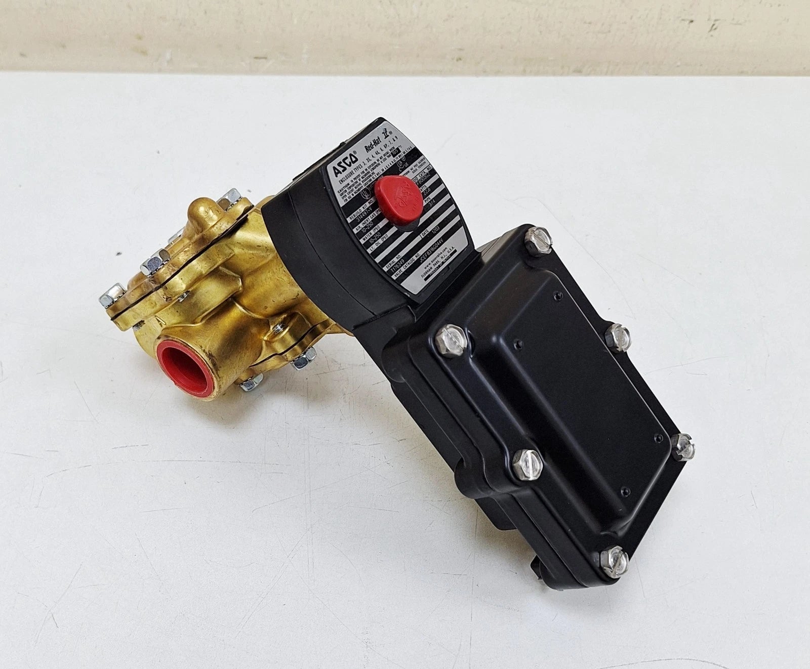 ASCO JCEF8316G044V Series 8316 Explosion-Proof Three-Way Solenoid Valve for Hazardous Industrial Applications