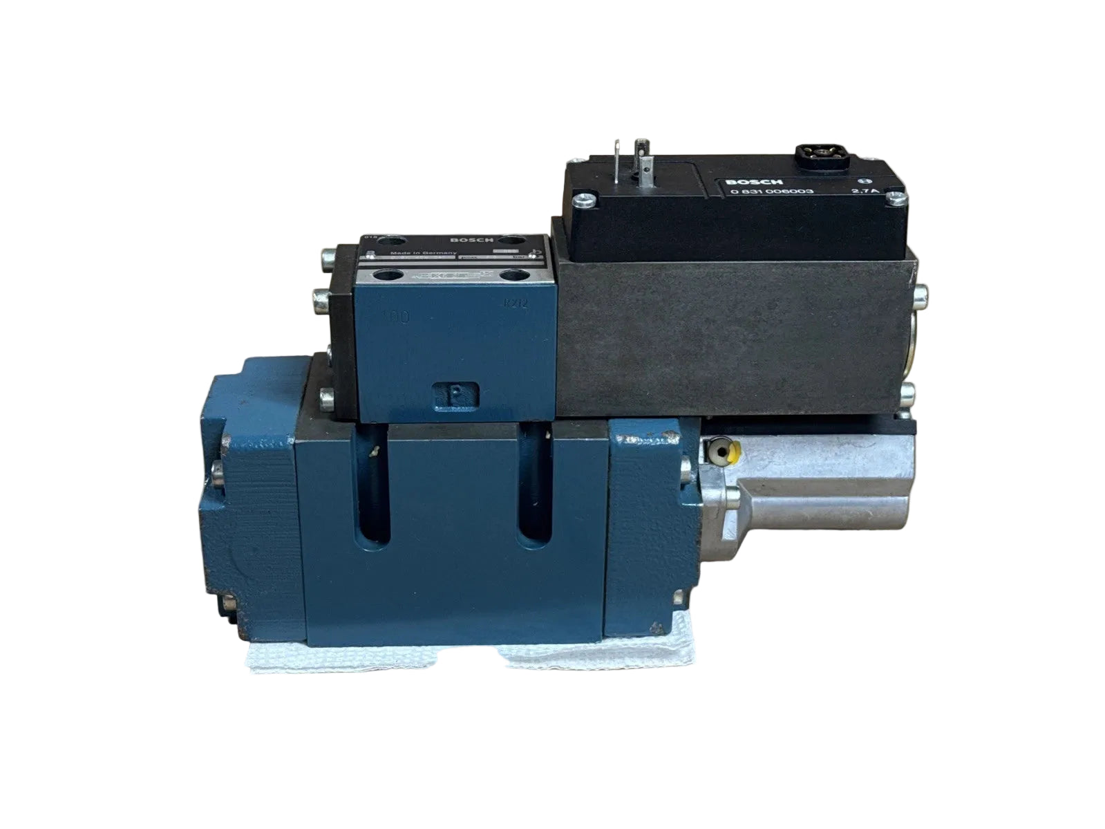 0811404182 | Bosch 4/3 Proportional Directional Hydraulic Valve 24VDC