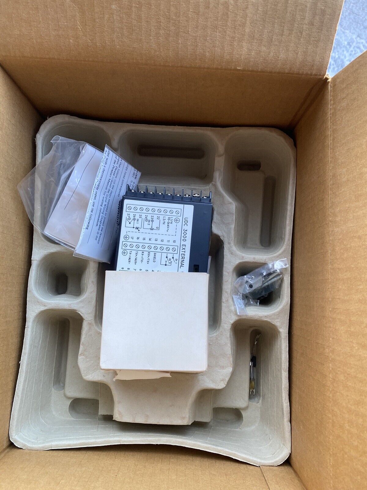 DC300K-E-0A0-21-0000-0 | Honeywell UDC 3000 Universal Digital Controller