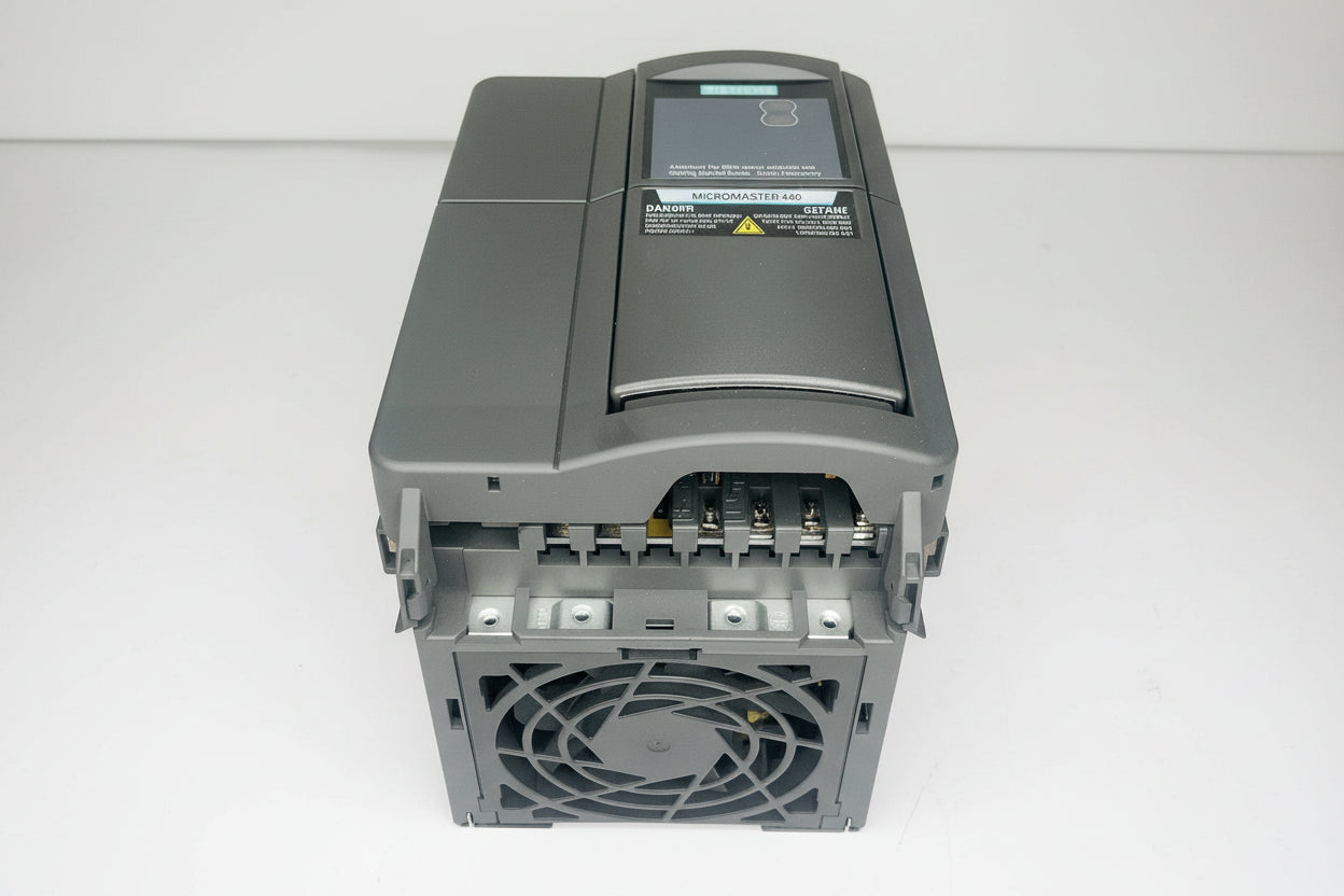 Siemens 6SE6440-2UD23-0BA1 MICROMASTER 440 3 kW Variable Frequency Drive