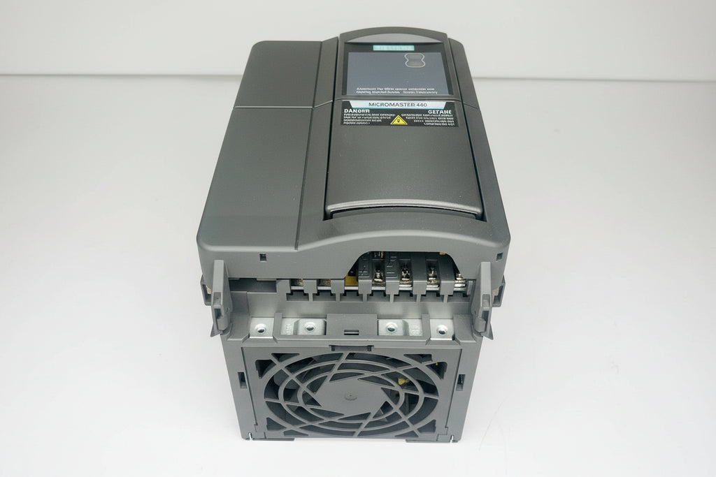 Siemens 6SE6440-2UD23-0BA1 MICROMASTER 440 3 kW Variable Frequency Drive