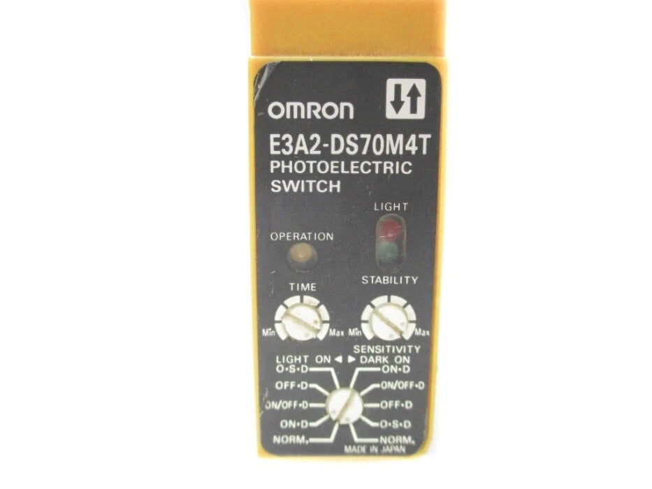 Omron E3A2-10M4T Photoelectric Sensor 10m Through-Beam Relay Output IP66