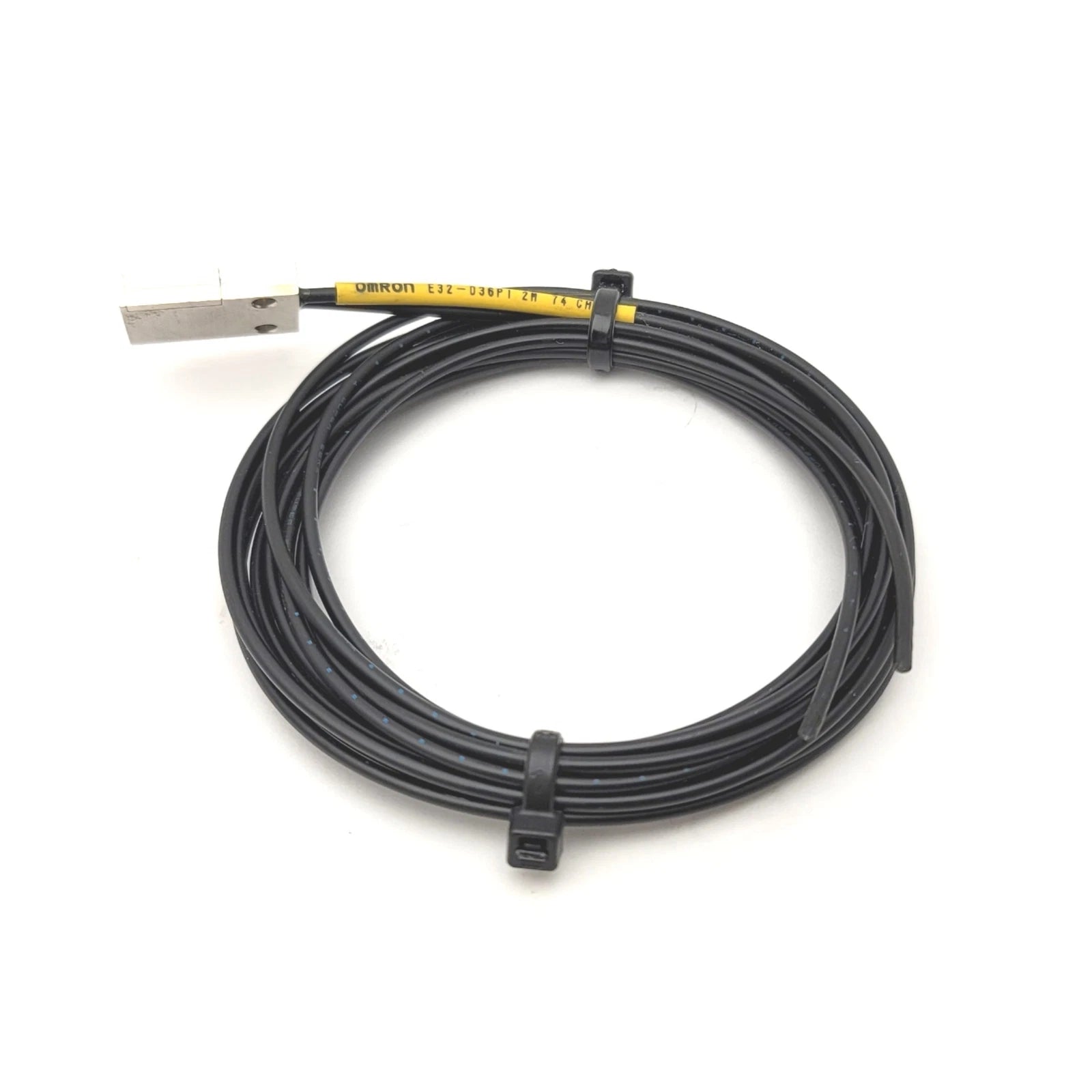 Omron E32-D36P1 Fiber Optic Sensor Diffuse Reflective 1050mm Range 2m Cable IP67
