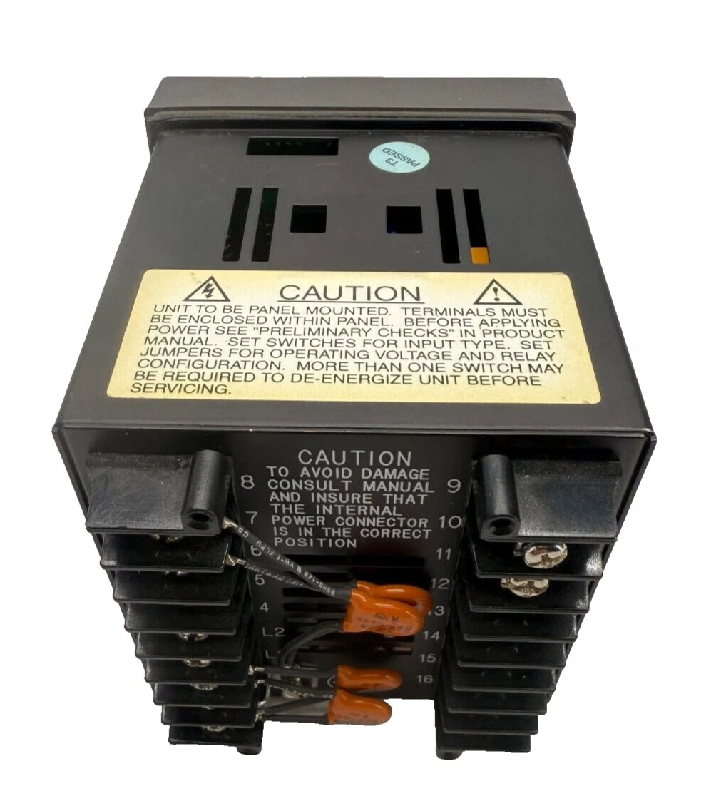 DC200C-2-000-1C0000-0 | Honeywell Universal 1/4 DIN Temperature/Process Controller, Relay Output