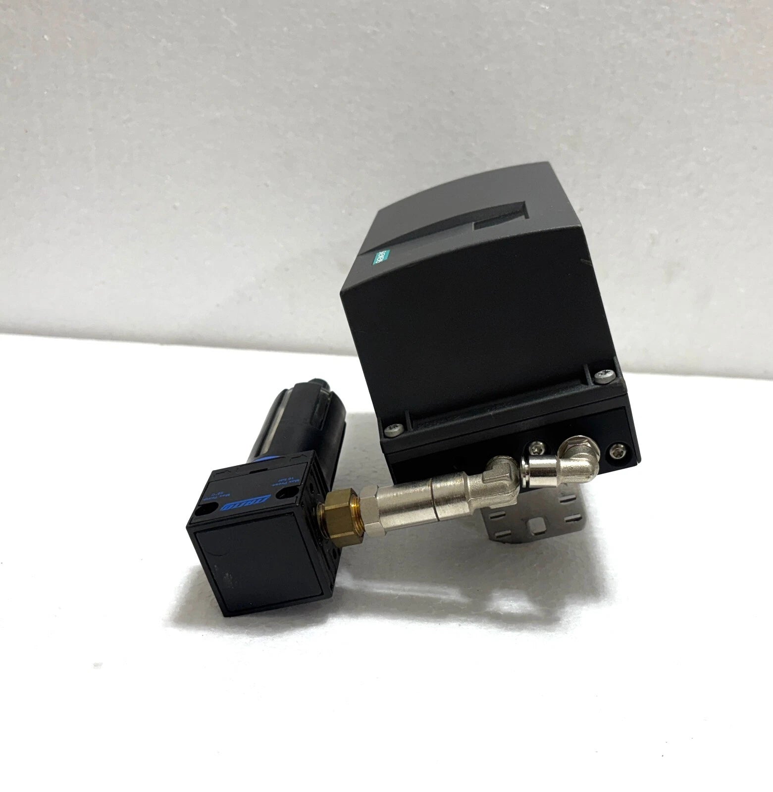 Siemens 6DR5010-0NG00-0AA0 SIPART PS2 Smart Positioner 4-20mA for Pneumatic Actuators