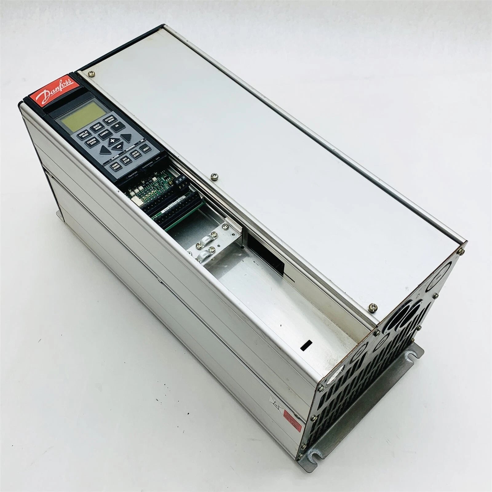Danfoss 175Z7366 VLT 6000 AC Drive 20 HP 460 VAC Variable Frequency Drive with Integrated Display