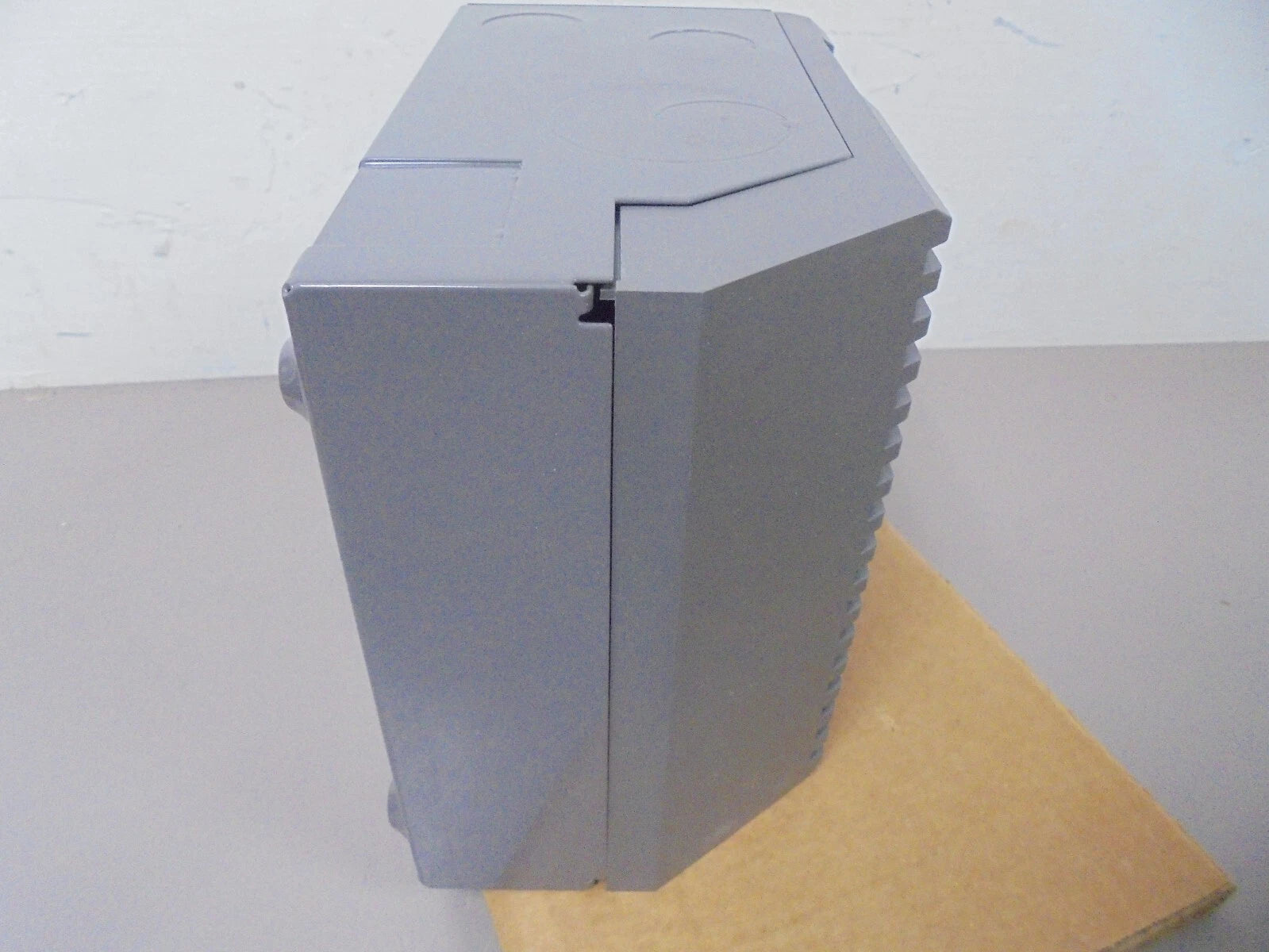 Johnson Controls AS-ENC100-0 Sheet Metal Enclosure for UNT1100 Series Controller