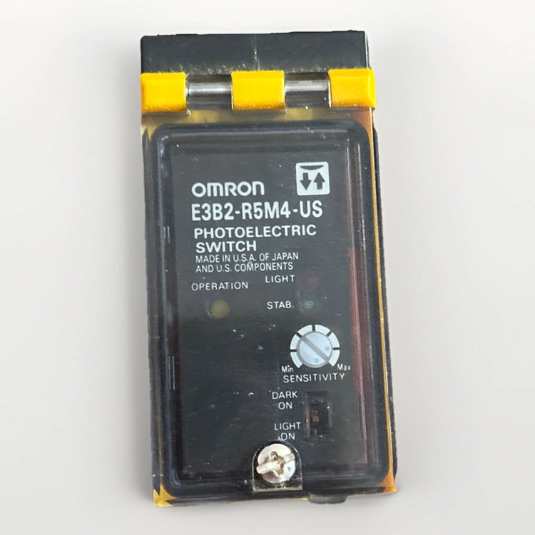 E3B2-R5M4-US | Omron Photoelectric Sensor, Retroreflective, 5 m Range, Relay SPDT Output, IP66