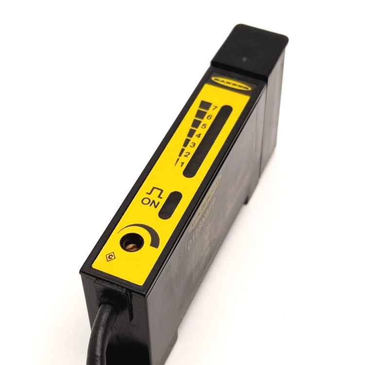 D12SN6FP | Banner Engineering D12 Plastic Fiber Optic Photoelectric Sensor