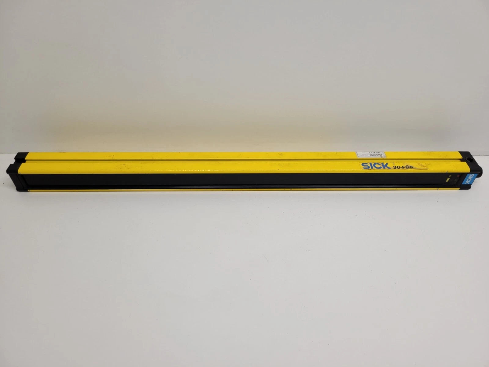 FGSS750-211 | SICK Type 4 Safety Light Curtain Sender, 782 mm Height, 30 mm Resolution