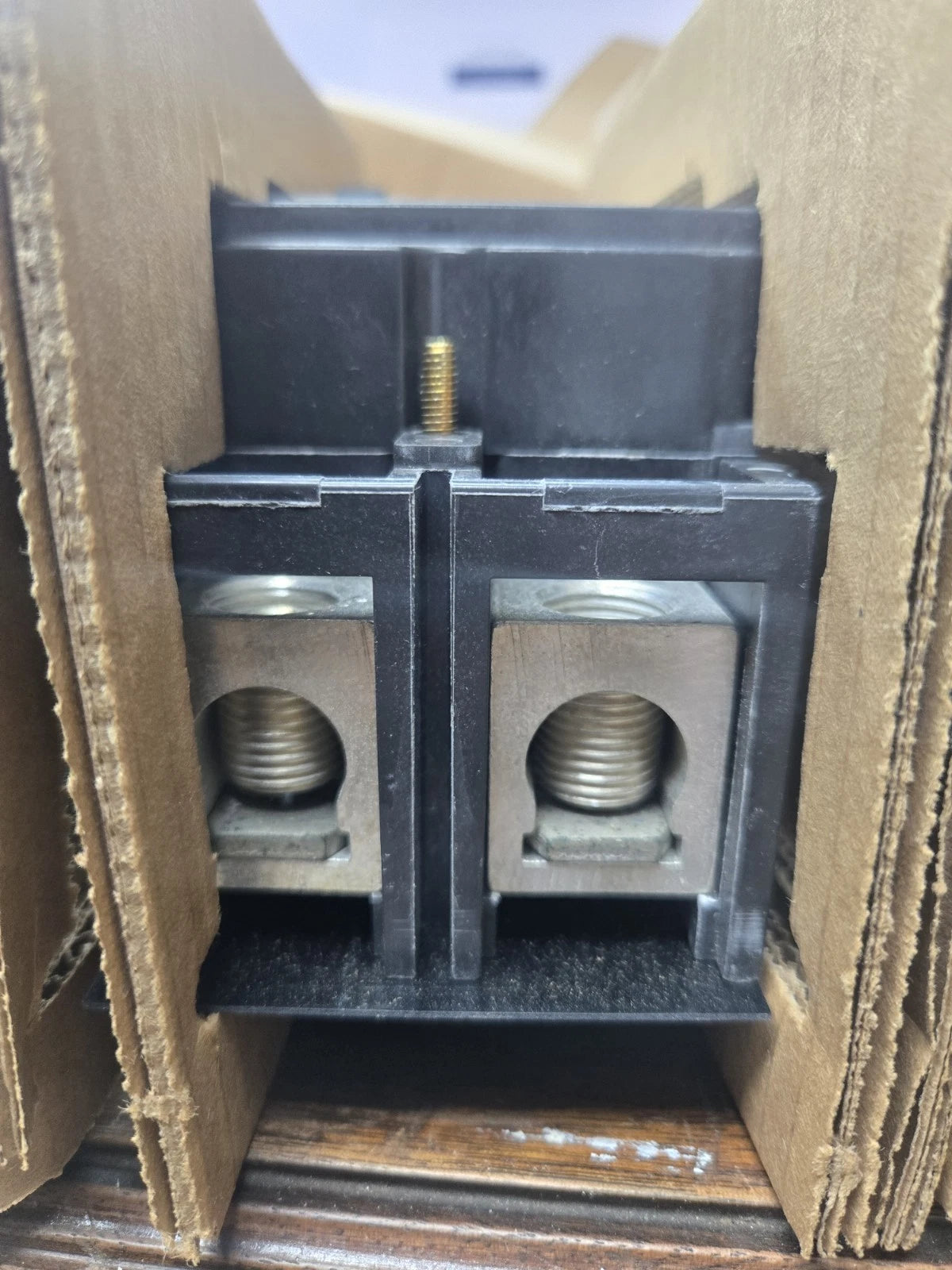 CCV2200 | Eaton CCV Tenant Main Breaker