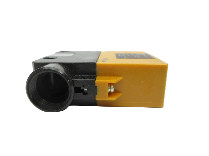 E3A2-R3M4D | Omron Retro-Reflective Photoelectric Switch AC/DC Relay Output