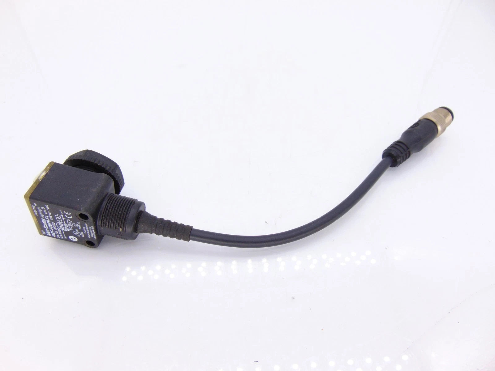 42EF-P2MPB-F4 | Allen-Bradley 18 mm Retroreflective Photoelectric Sensor, PNP, 3 m Range