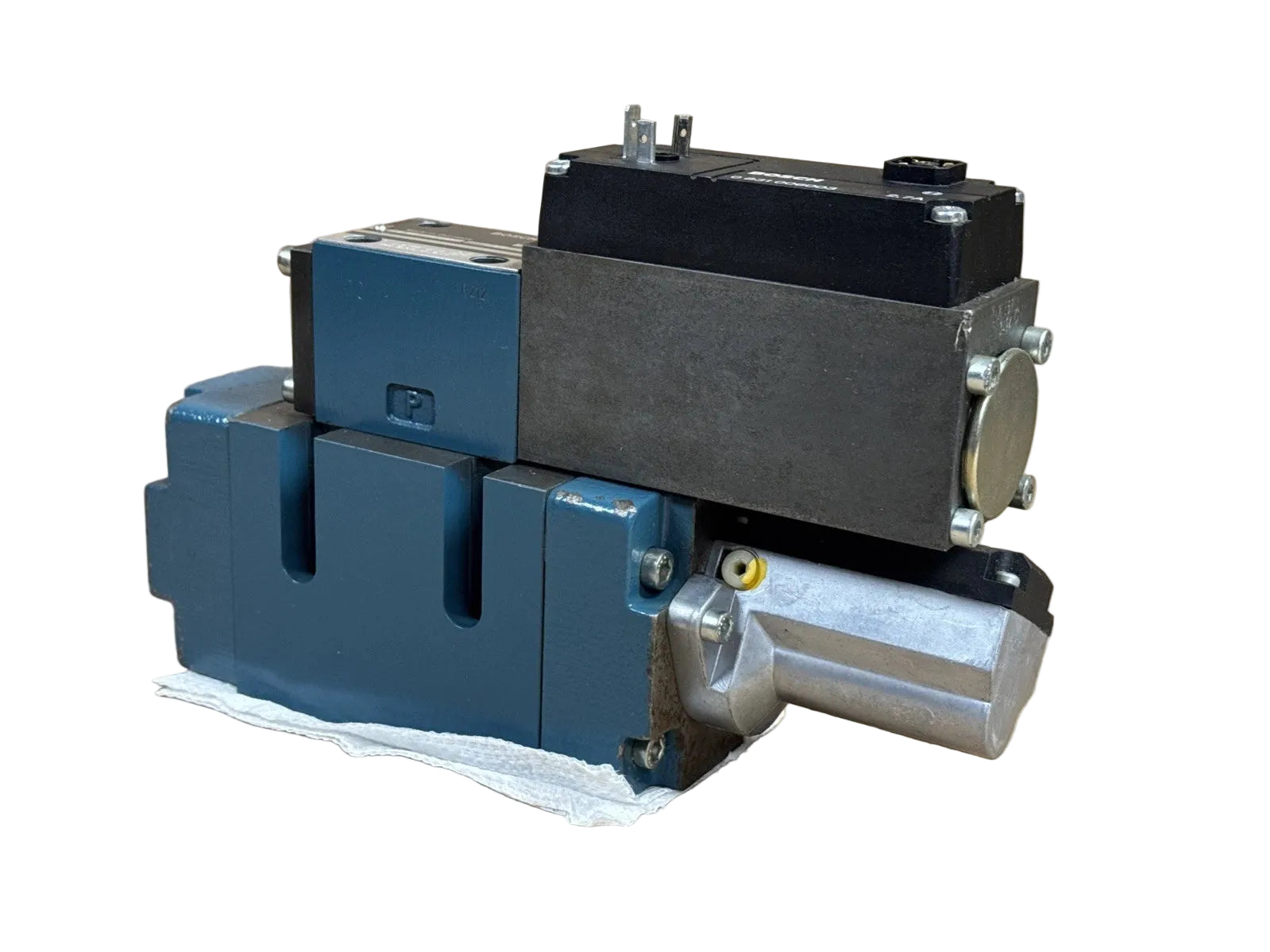 0811404182 | Bosch 4/3 Proportional Directional Hydraulic Valve 24VDC