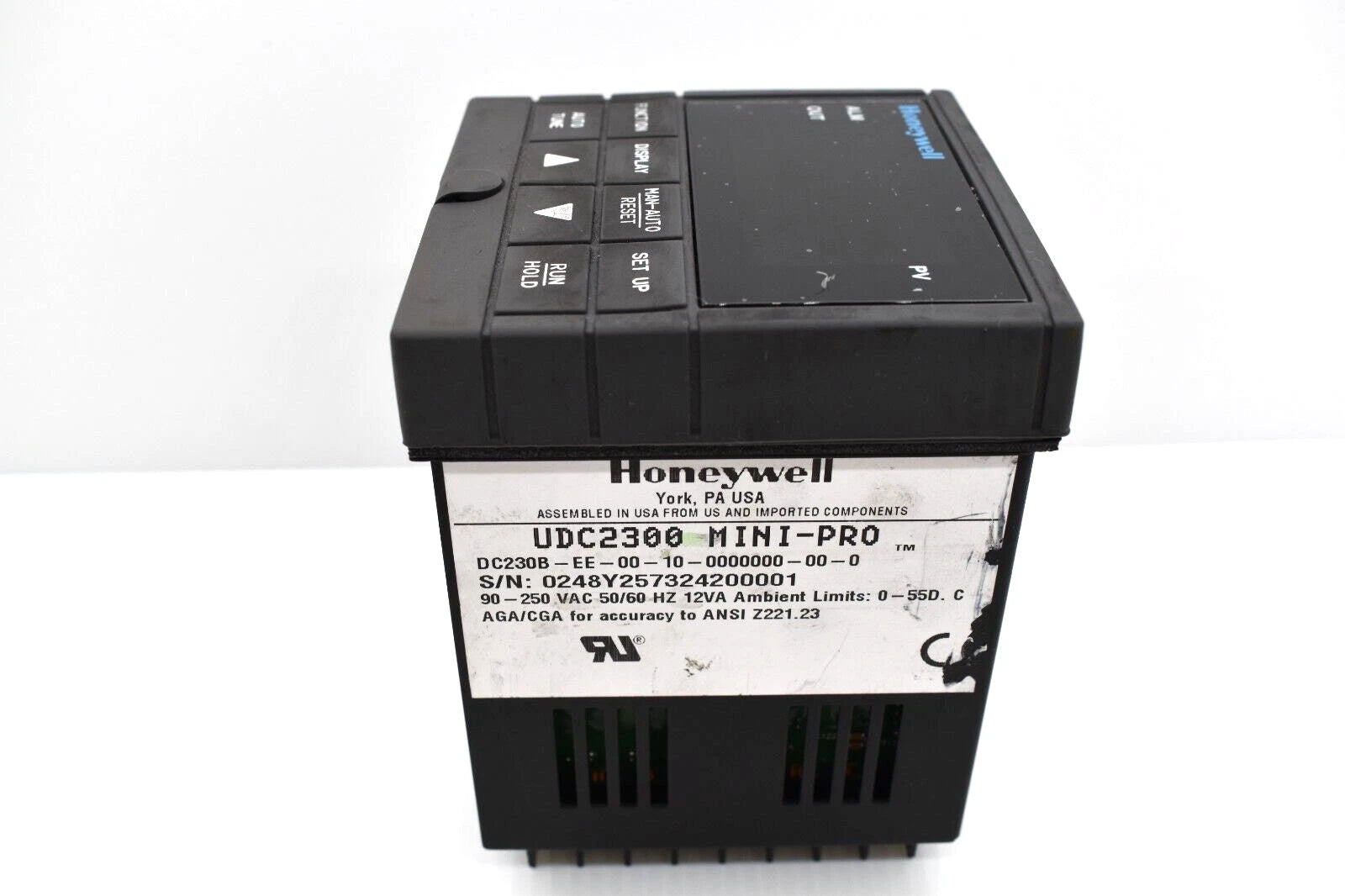 DC230B-EE-00-10-0000000-00-0 | Honeywell Mini-Pro Universal Digital Controller, 1/4 DIN