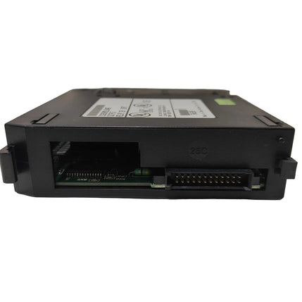 GE Fanuc IC693MDL940 Series 90-30 16-Point Relay Output Module 2A