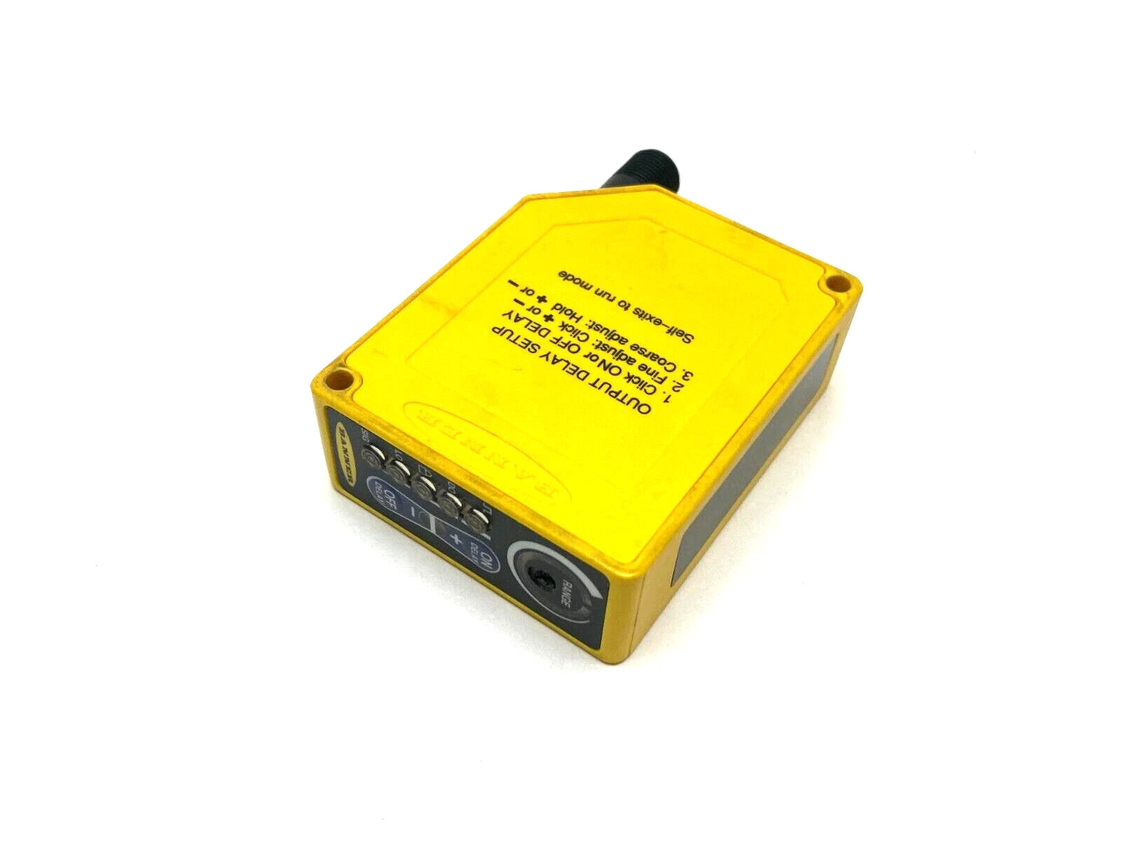 Q60BB6AF2000 | Banner Engineering Adjustable Field Infrared Photoelectric Sensor 2m NPN PNP Cable