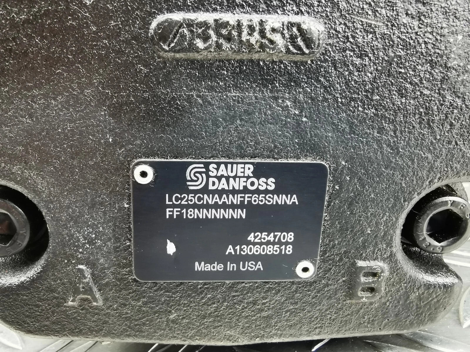 Danfoss LC25CNAANFF65SNNA Variable-Displacement Hydraulic Motor