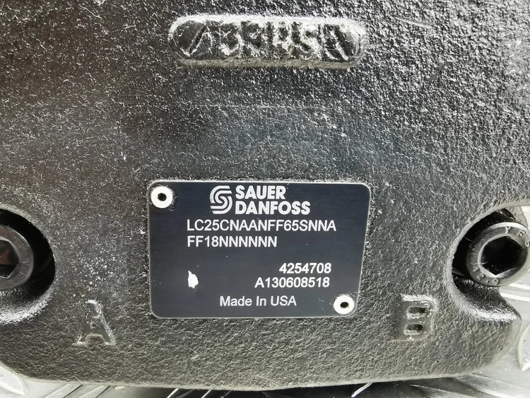Danfoss LC25CNAANFF65SNNA Variable-Displacement Hydraulic Motor