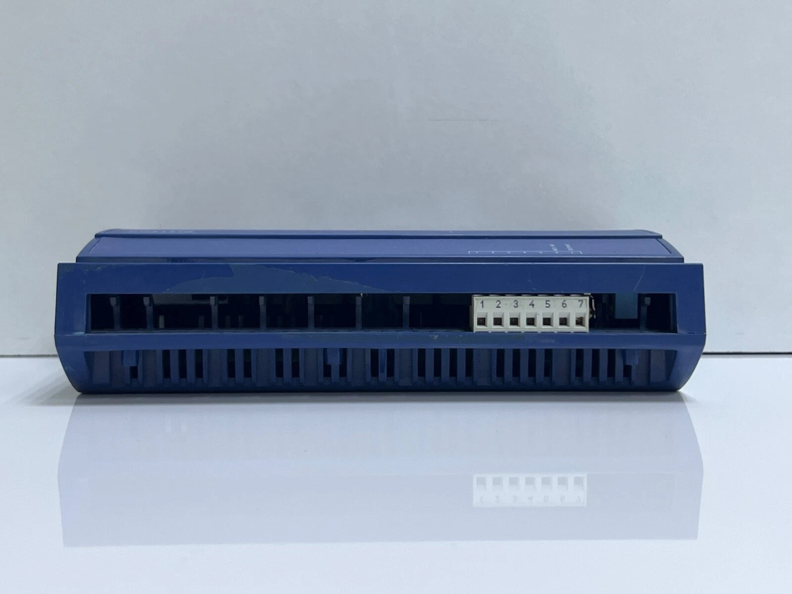 Distech Controls CDIC-520X-0002R ECC-520 Remote I/O Controller with 16 Universal Inputs
