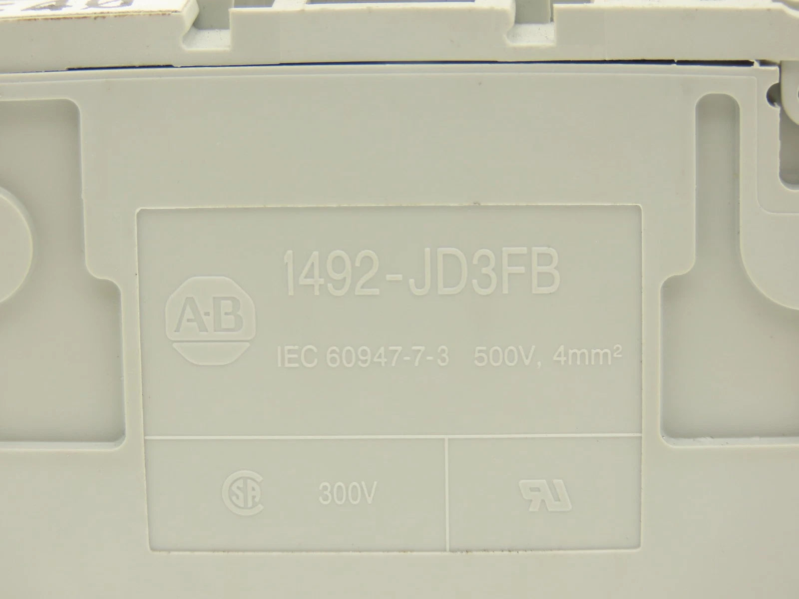 1492-JD3FB | Allen-Bradley two-level screw terminal block with feed-through and hinged fuse circuit