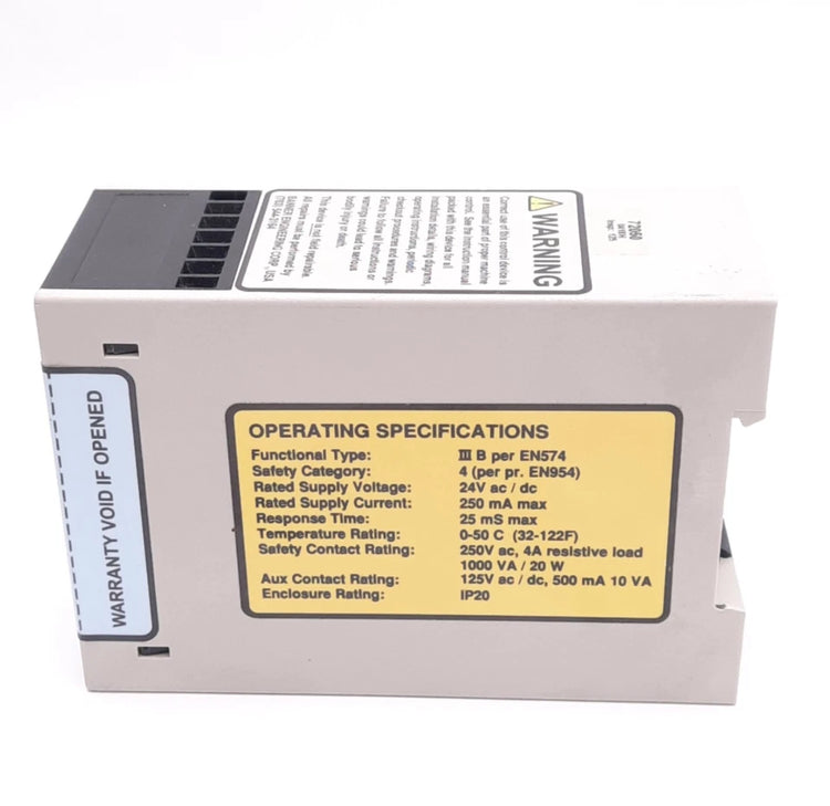 AT-FM-2A | Banner Engineering Two-Hand Control Safety Relay, 24 V AC/DC