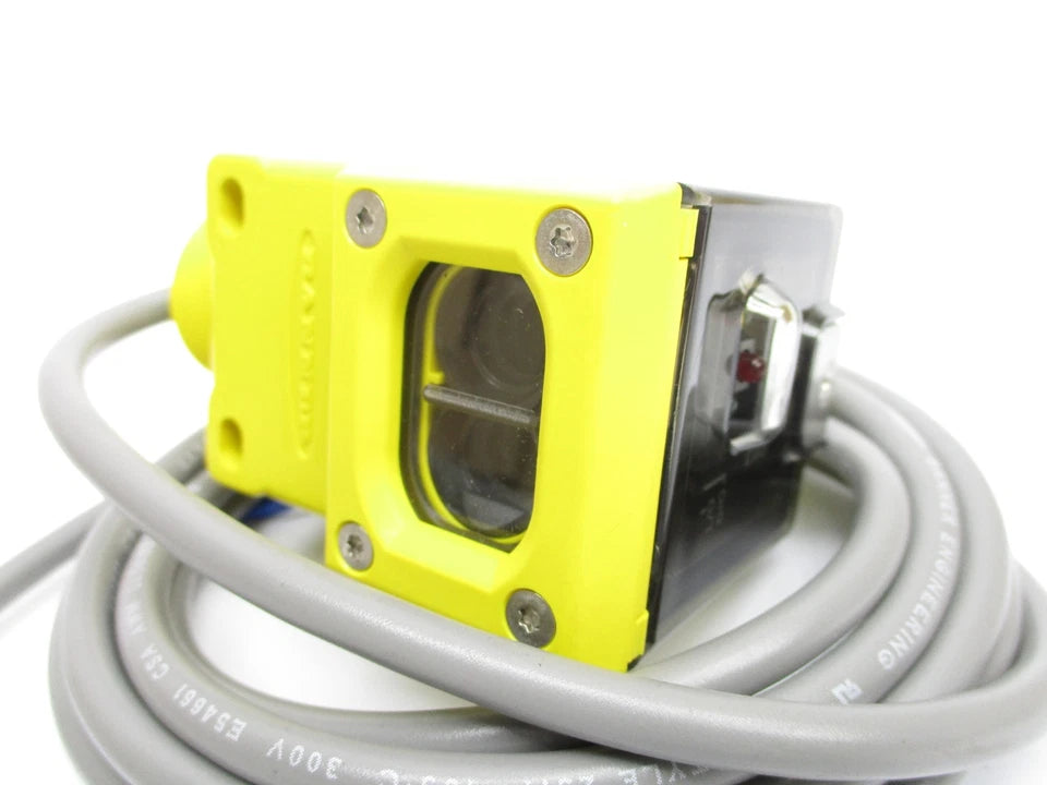 Q45BB6D | Banner Q45 Diffuse Photoelectric Sensor, 450 mm, 10–30 VDC