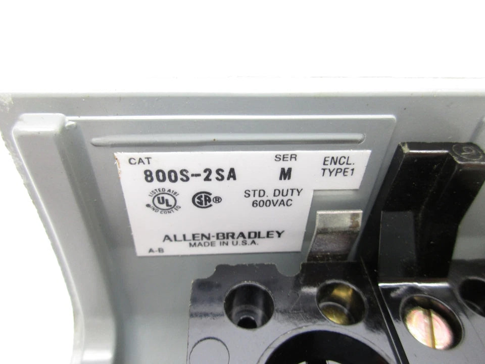 800S-2SA | Allen-Bradley Standard Duty Stations Momentary Contact Buttons 600V AC