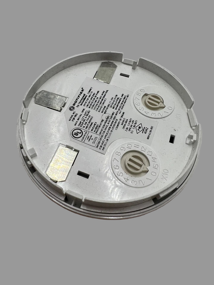 FSP-951-BP | Notifier Intelligent Photoelectric Smoke Detector with FlashScan® (Low-Profile)