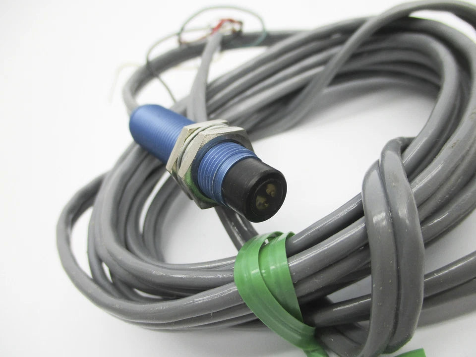 LP400WB | Banner Engineering Wide-Beam Divergent Remote Photoelectric Sensor