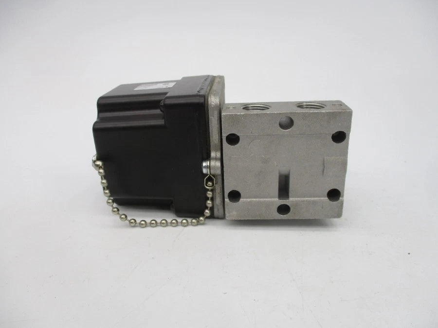 CCJ137B01 | Parker 3/8 in Pneumatic Solenoid Valve 120 V AC