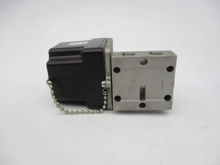 CCJ137B01 | Parker 3/8 in Pneumatic Solenoid Valve 120 V AC