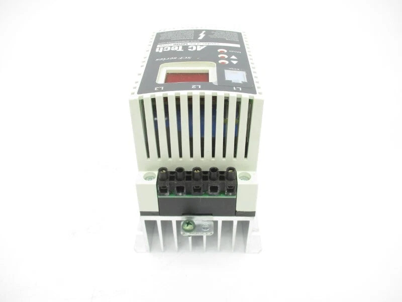 SF210Y | Lenze SCF Series 1HP AC Motor Drive 208–240VAC DIN Rail