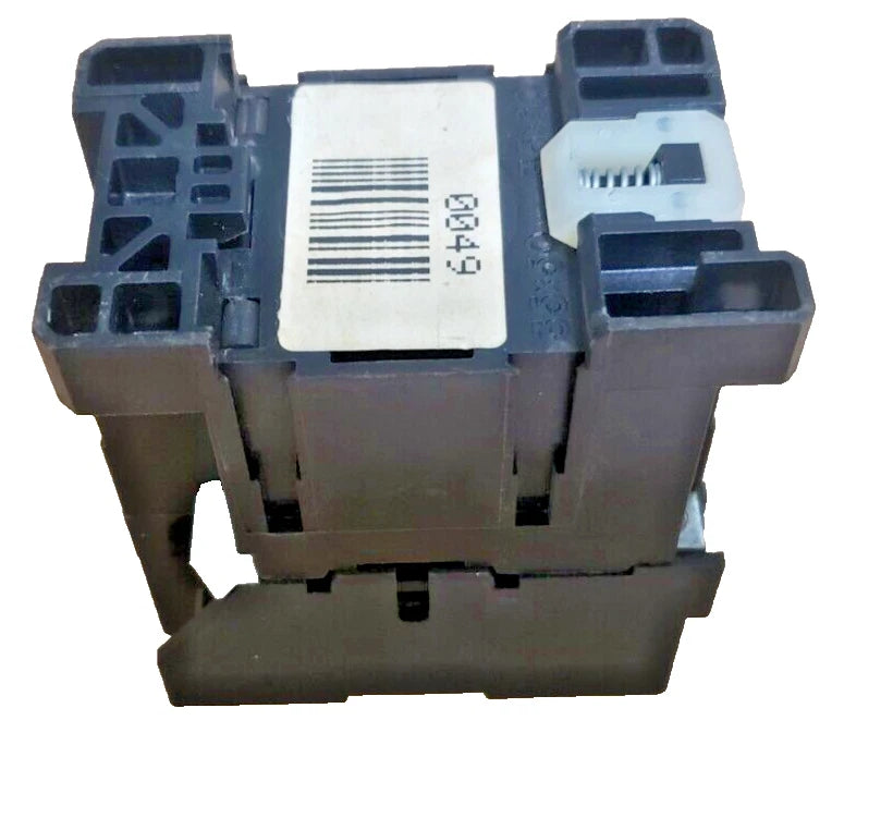 100-A09ND3 | Allen-Bradley Contactor, 3 Poles, 9A, 110/120V AC Coil